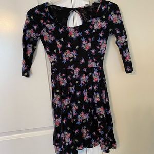 Lauren Conrad XS floral long sleeved dress